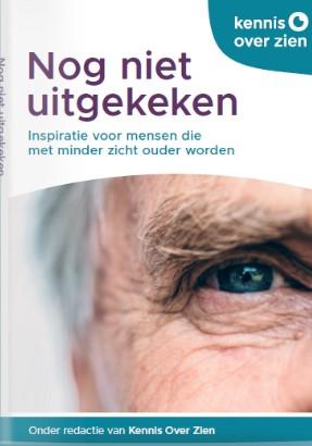 De omslag van het boek 'Nog niet uitgekeken' met titel en ingezoomde foto van oog en stukje wang en haar van oudere man.